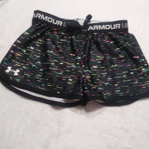Youth Under Armour shorts size Large Loose heat gear